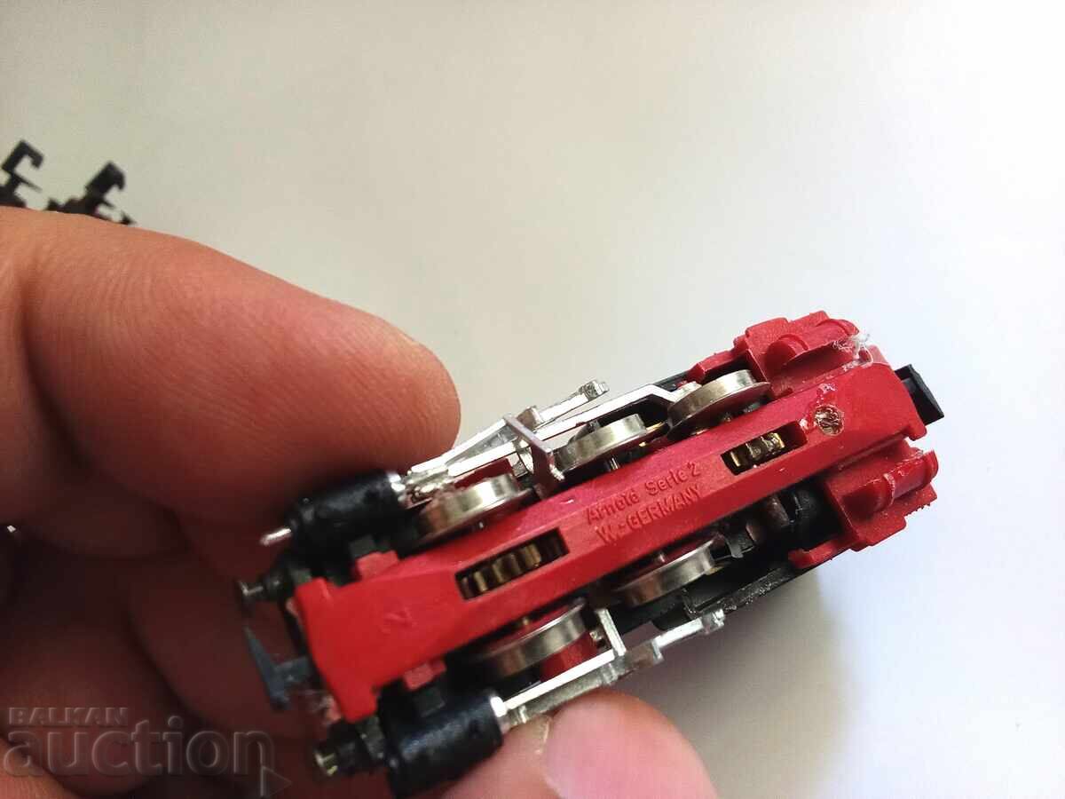 Τρένο με βαγόνια Κλίμακα Ν - 5 Τρένο με βαγόνια Κλίμακα Ν - 5