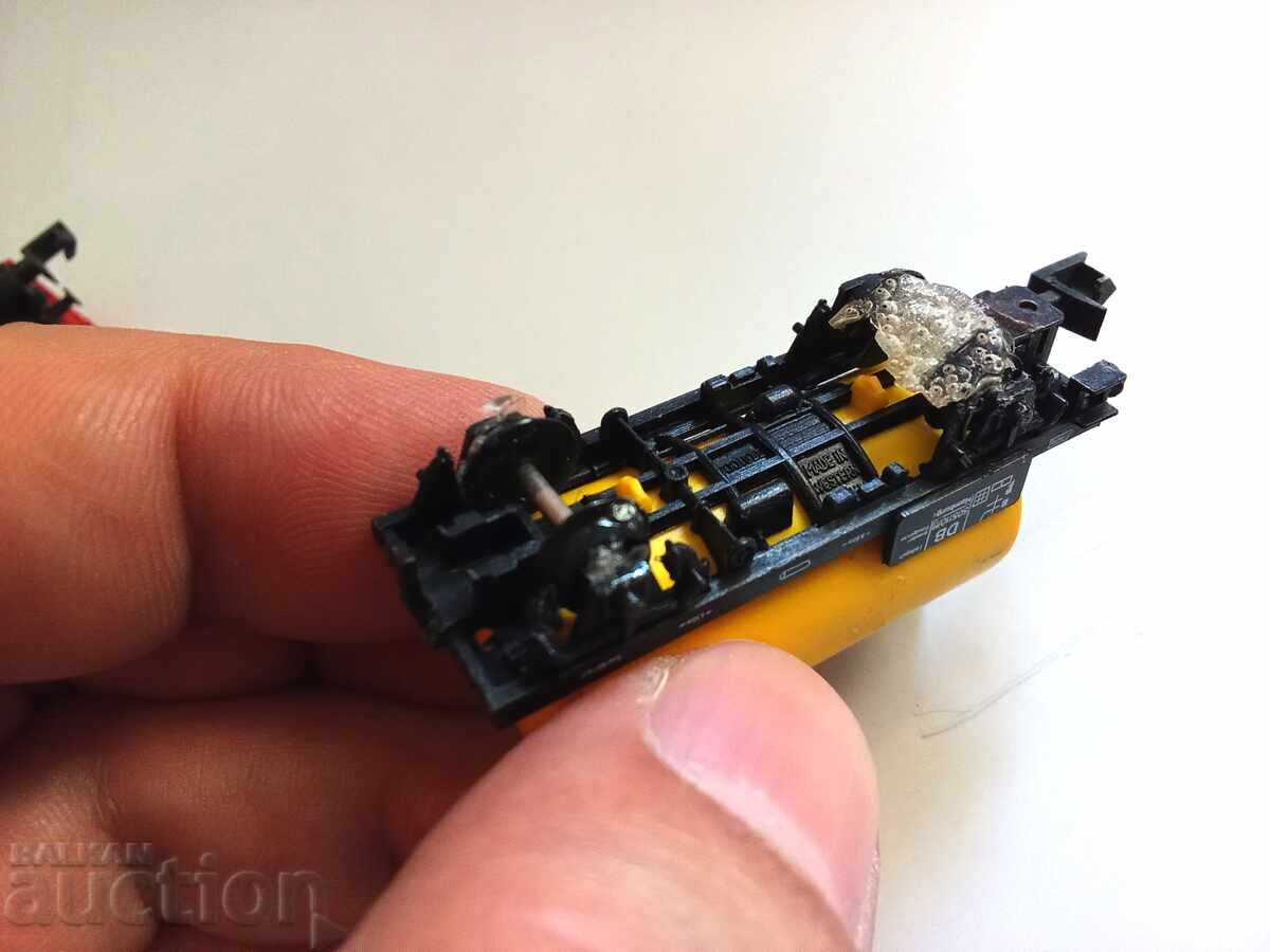 Τρένο με βαγόνια Κλίμακα Ν - 6 Τρένο με βαγόνια Κλίμακα Ν - 6