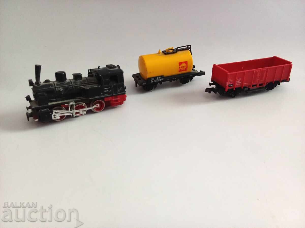 Τρένο με βαγόνια Κλίμακα Ν Τρένο με βαγόνια Κλίμακα Ν