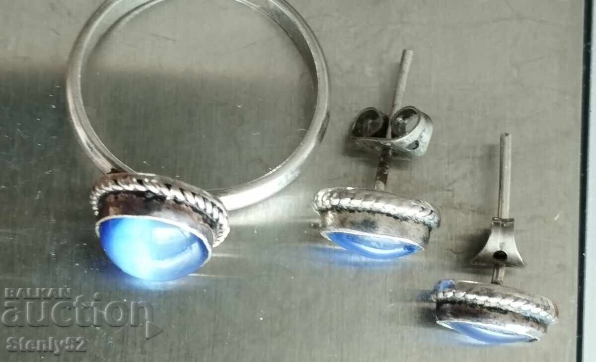 Σετ Ασημένια Σκουλαρίκια με Δαχτυλίδι 5.38 γρ. μπλε πέτρα με τιμή 53.00 BGN | € 27.10
