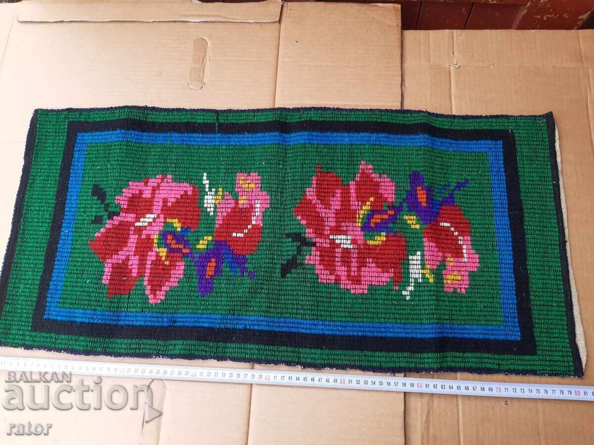 Αυθεντικό όμορφο κάλυμμα μαξιλαριού, χαλί. Λαϊκή φορεσιά Αυθεντικό όμορφο κάλυμμα μαξιλαριού, χαλί. Λαϊκή φορεσιά