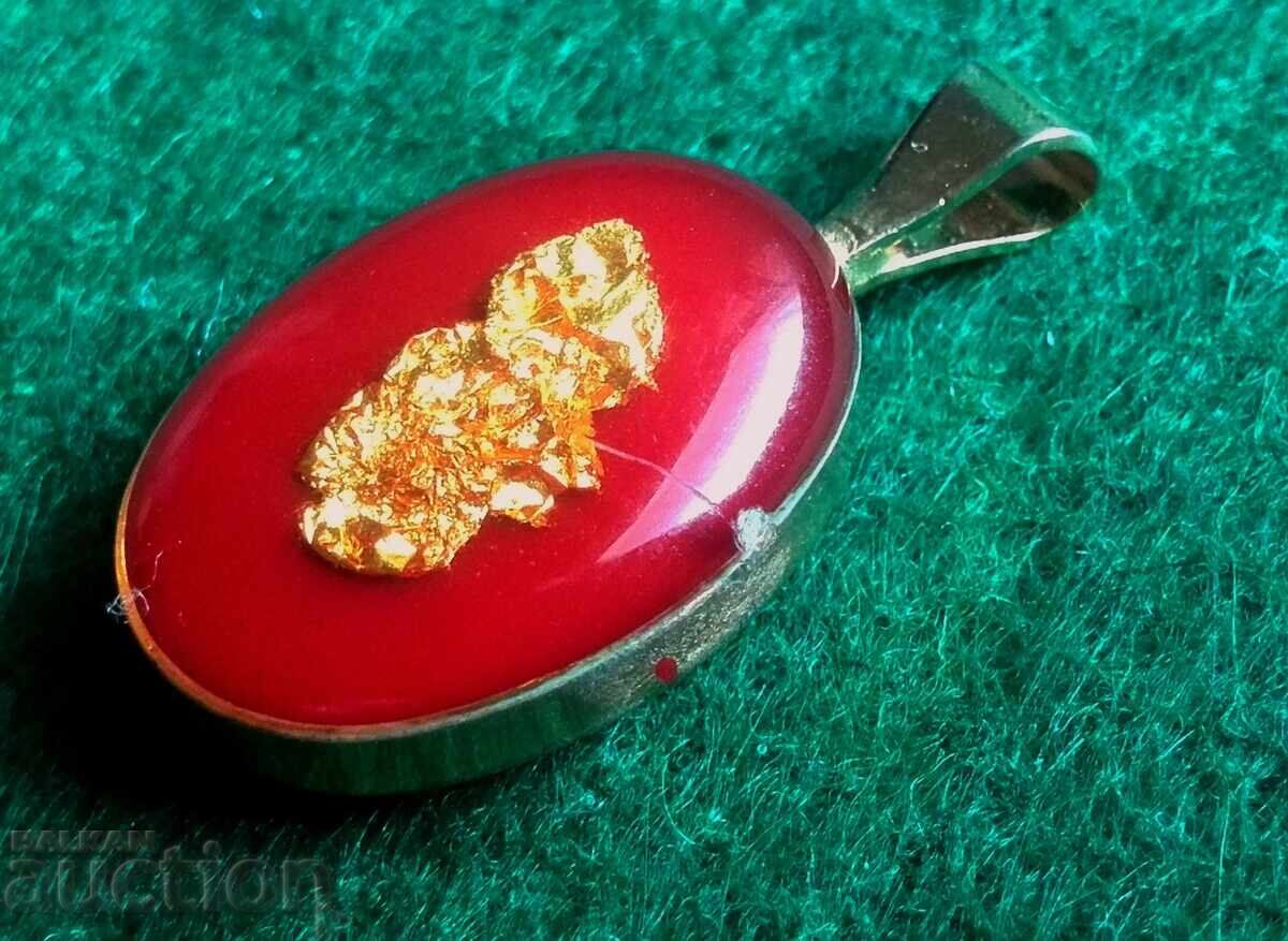 Delivery of Gold leaf pendant Delivery of Gold leaf pendant