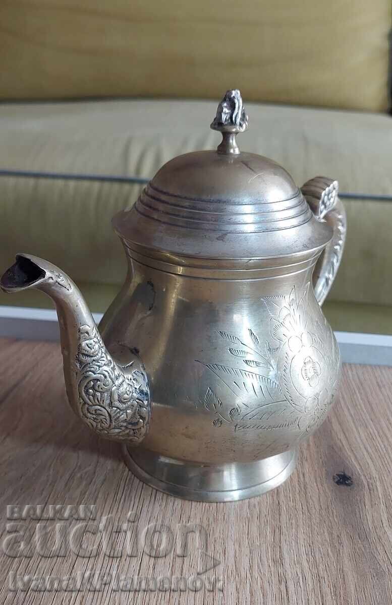 Cană din alamă masivă gravată pentru cunoscători cu preț € 25.00 | 48.90 BGN Cană din alamă masivă gravată pentru cunoscători cu preț € 25.00 | 48.90 BGN