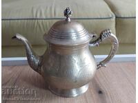 Καναπές από μασίφ ορείχαλκο για γνώστες