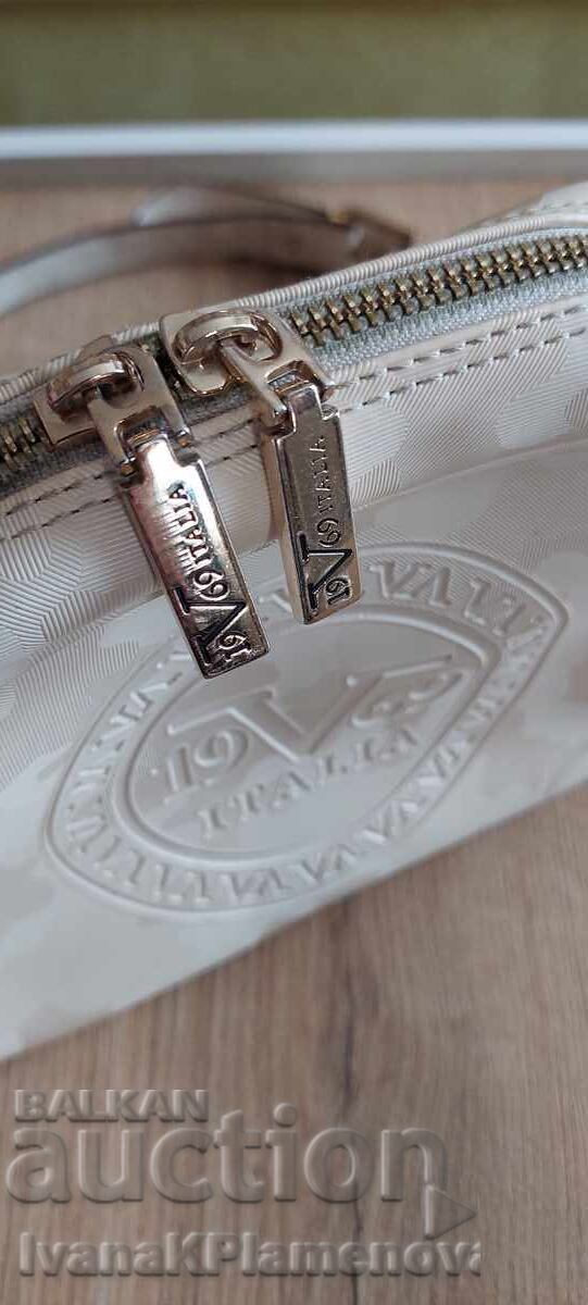 Delivery of Women's bag