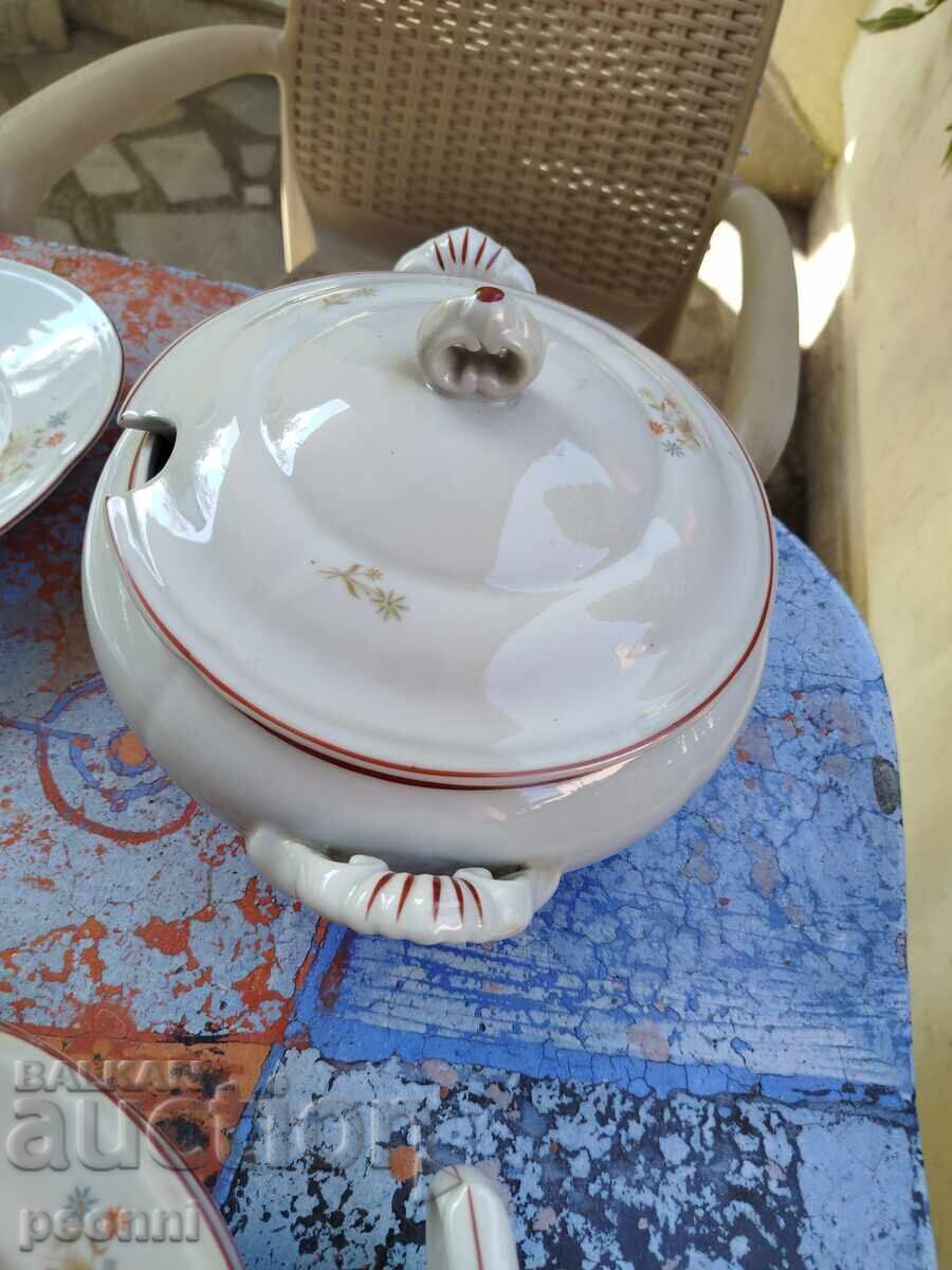 Delivery of Isida Porcelain Dinnerware Set