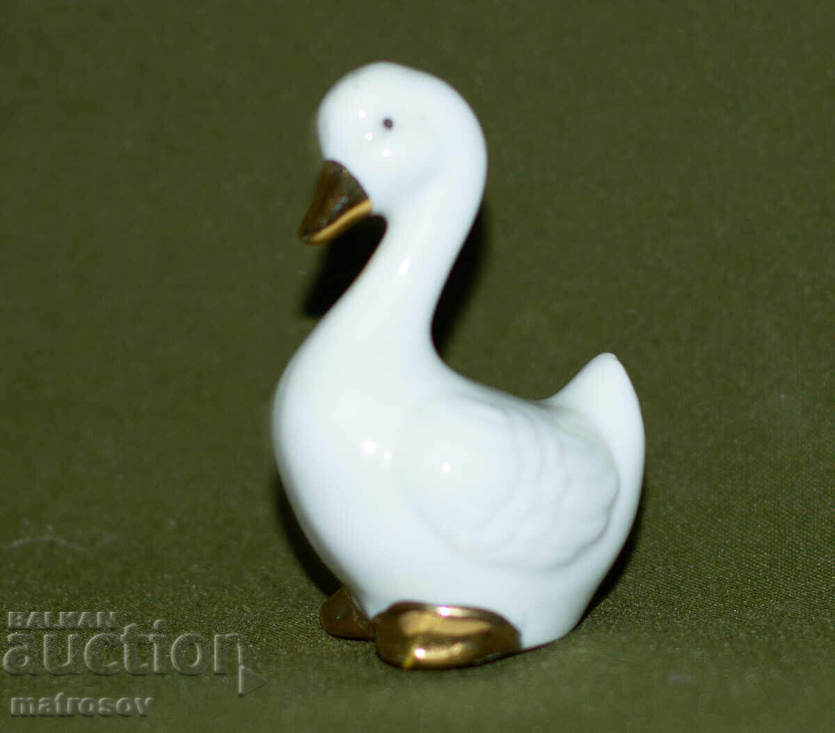 Стара декоративна порцеланова статуетка на пате с цена 60.00 лв. | € 30.68