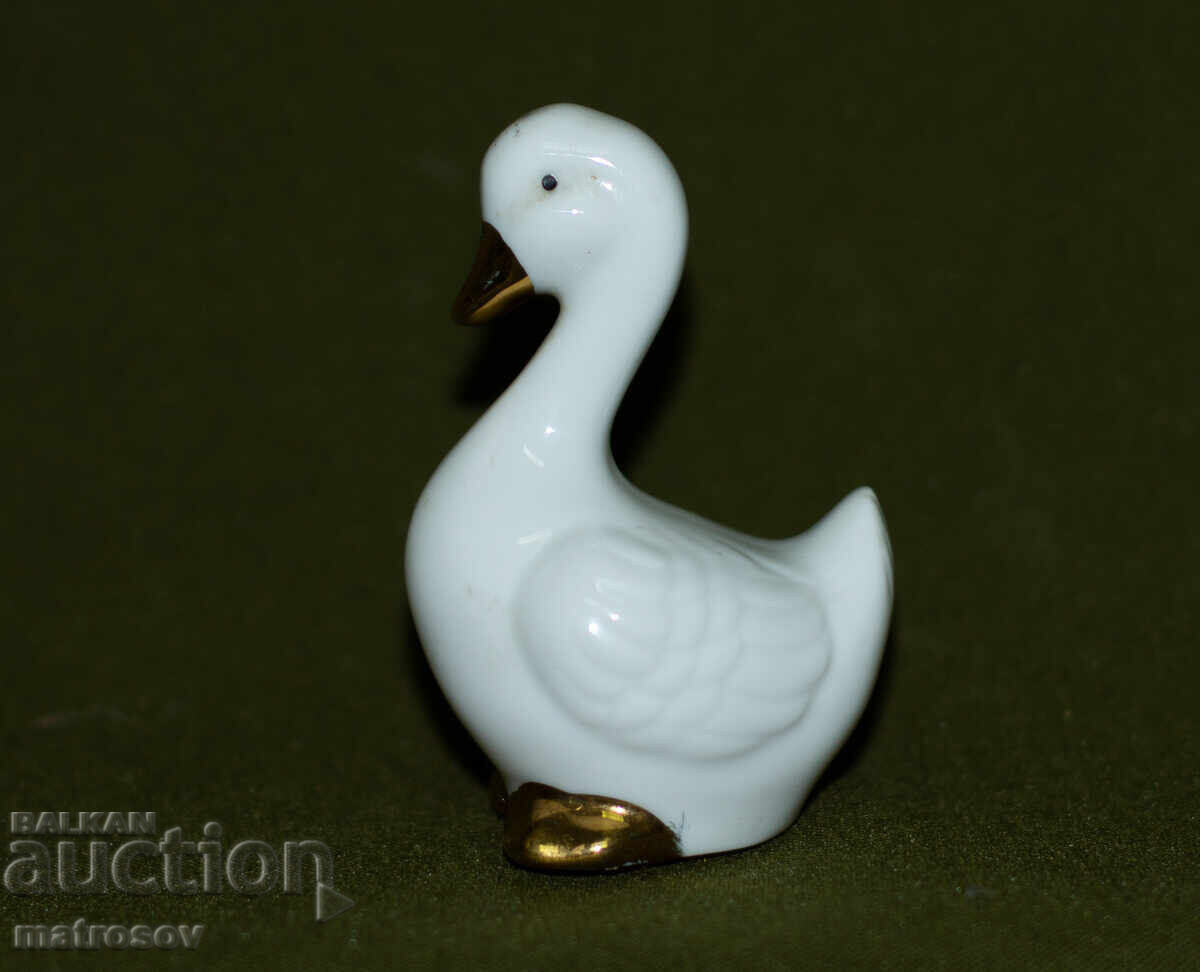 Стара декоративна порцеланова статуетка на пате