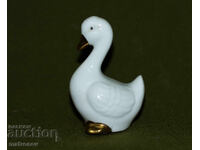 Veche statuetă decorativă din porțelan, reprezentând un rață