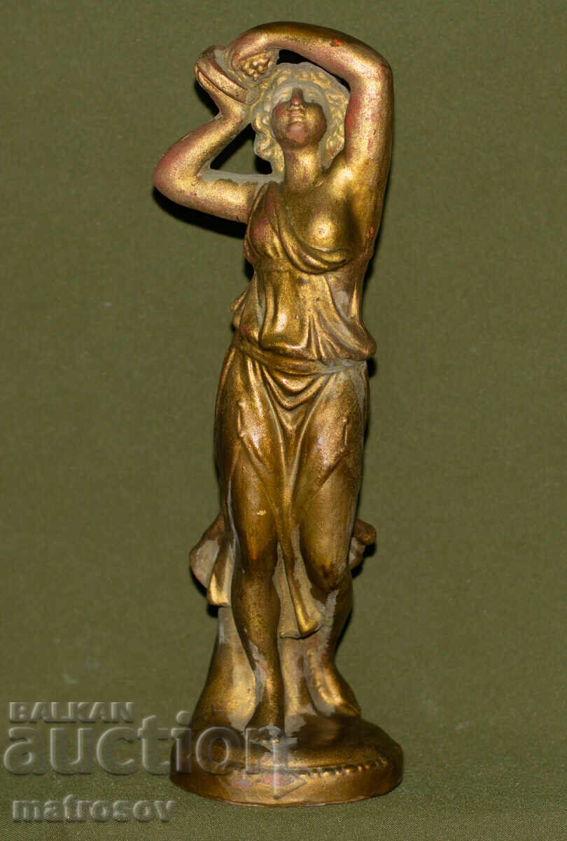 Statuetă ceramică decorativă de femeie cu preț 200.00 BGN | € 102.26