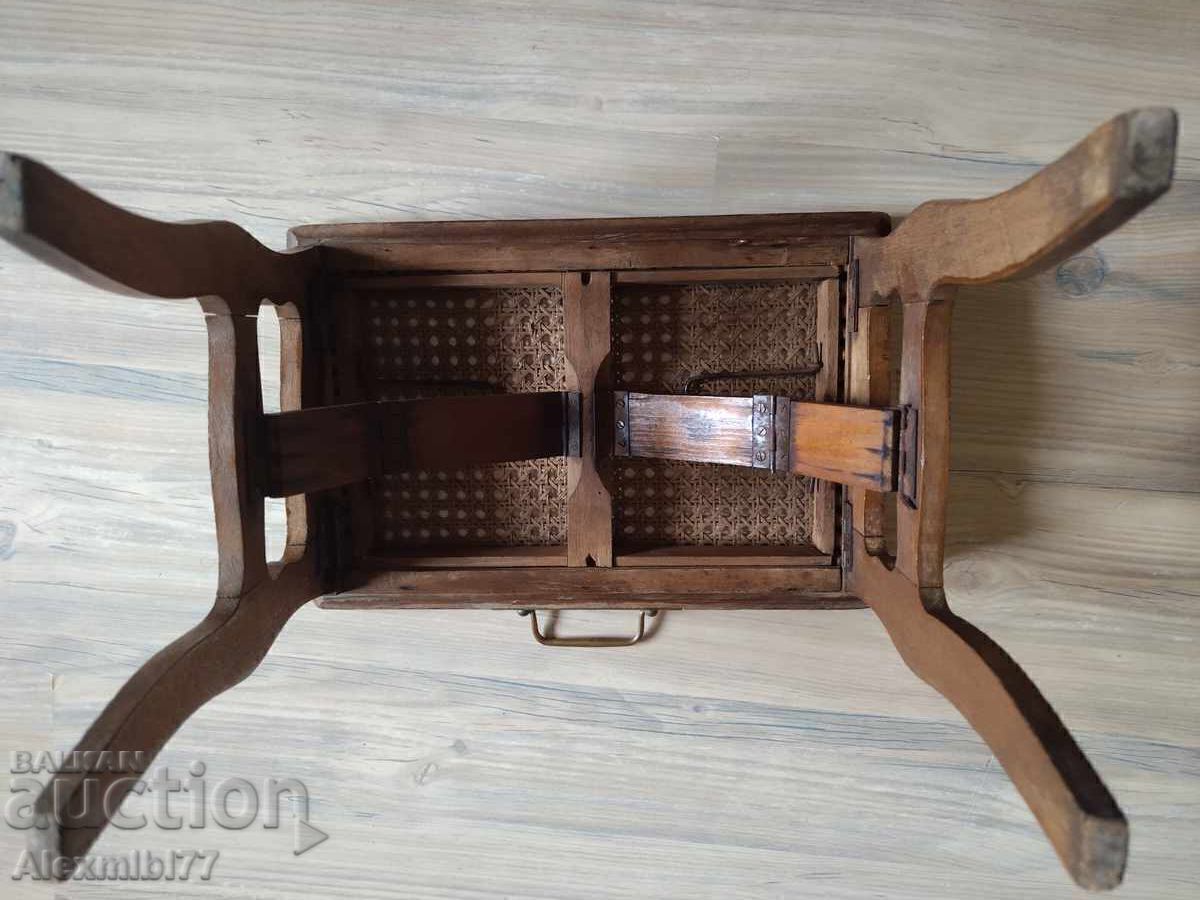 Delivery of Antique French Folding Small Wooden Fishing Chair - 20th Century Delivery of Antique French Folding Small Wooden Fishing Chair - 20th Century