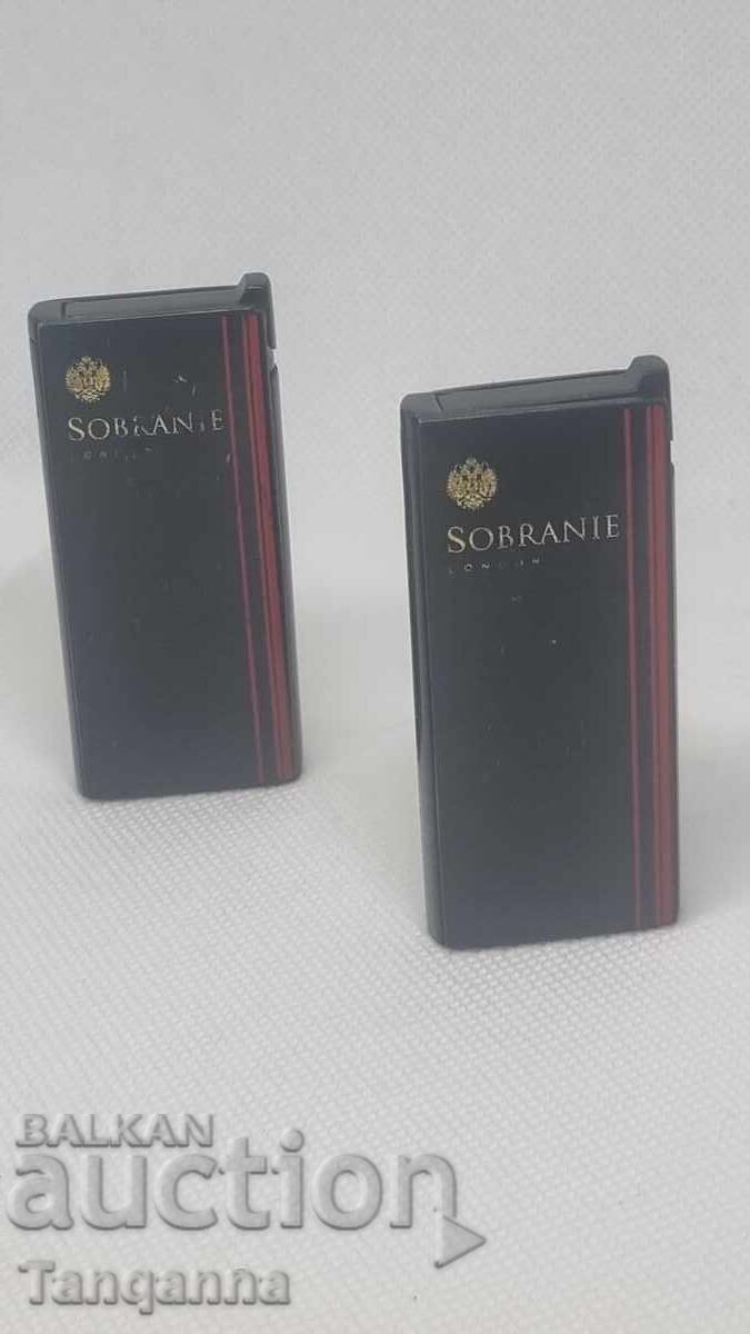 Două brichete Sobranie