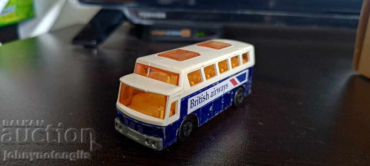 2 bucăți autobuze Matchbox cu preț 20.00 BGN | € 10.23 2 bucăți autobuze Matchbox cu preț 20.00 BGN | € 10.23