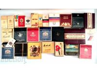 Colecție de cutii goale de țigări