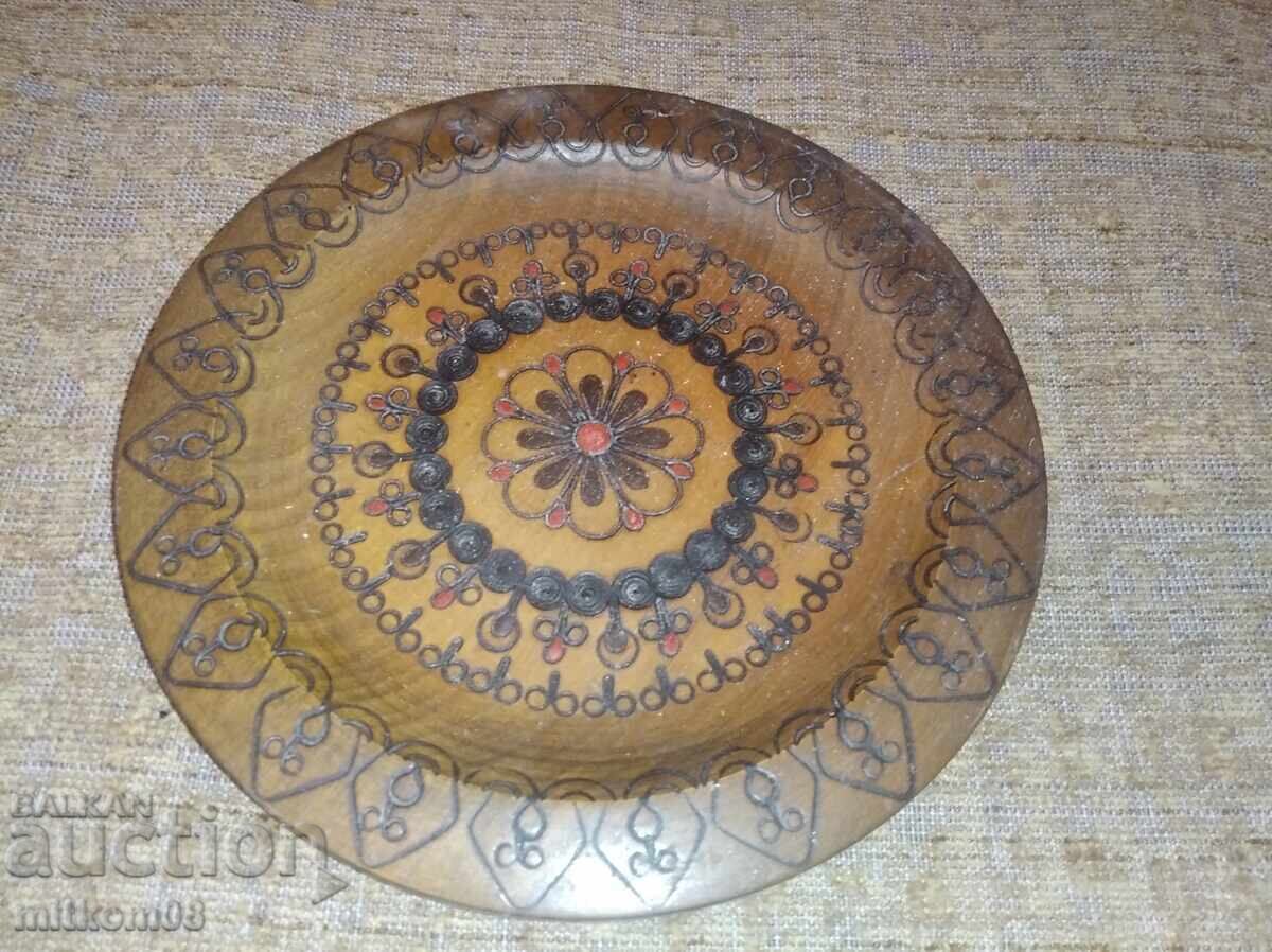 Farfurie decorativă din lemn