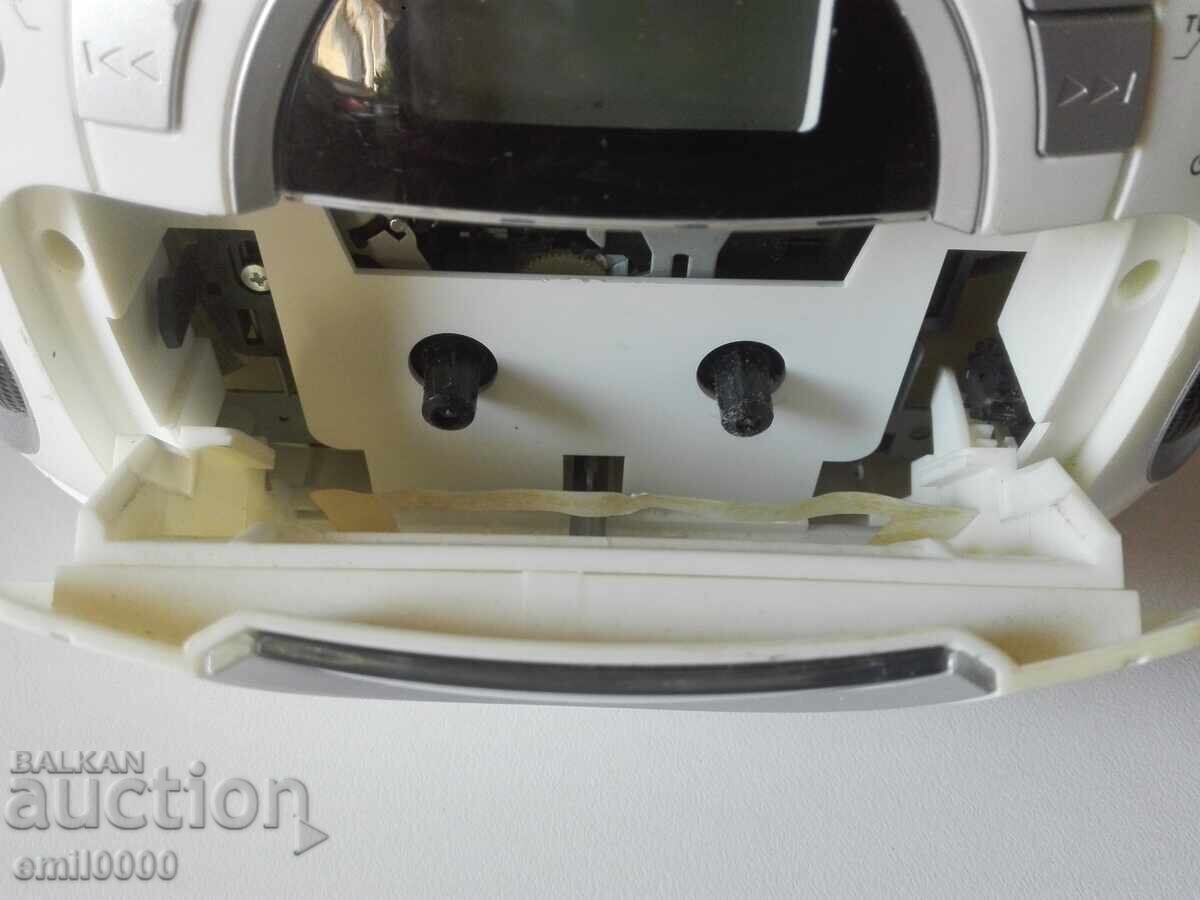 Radio, cassette player and CD - 5 Radio, cassette player and CD - 5