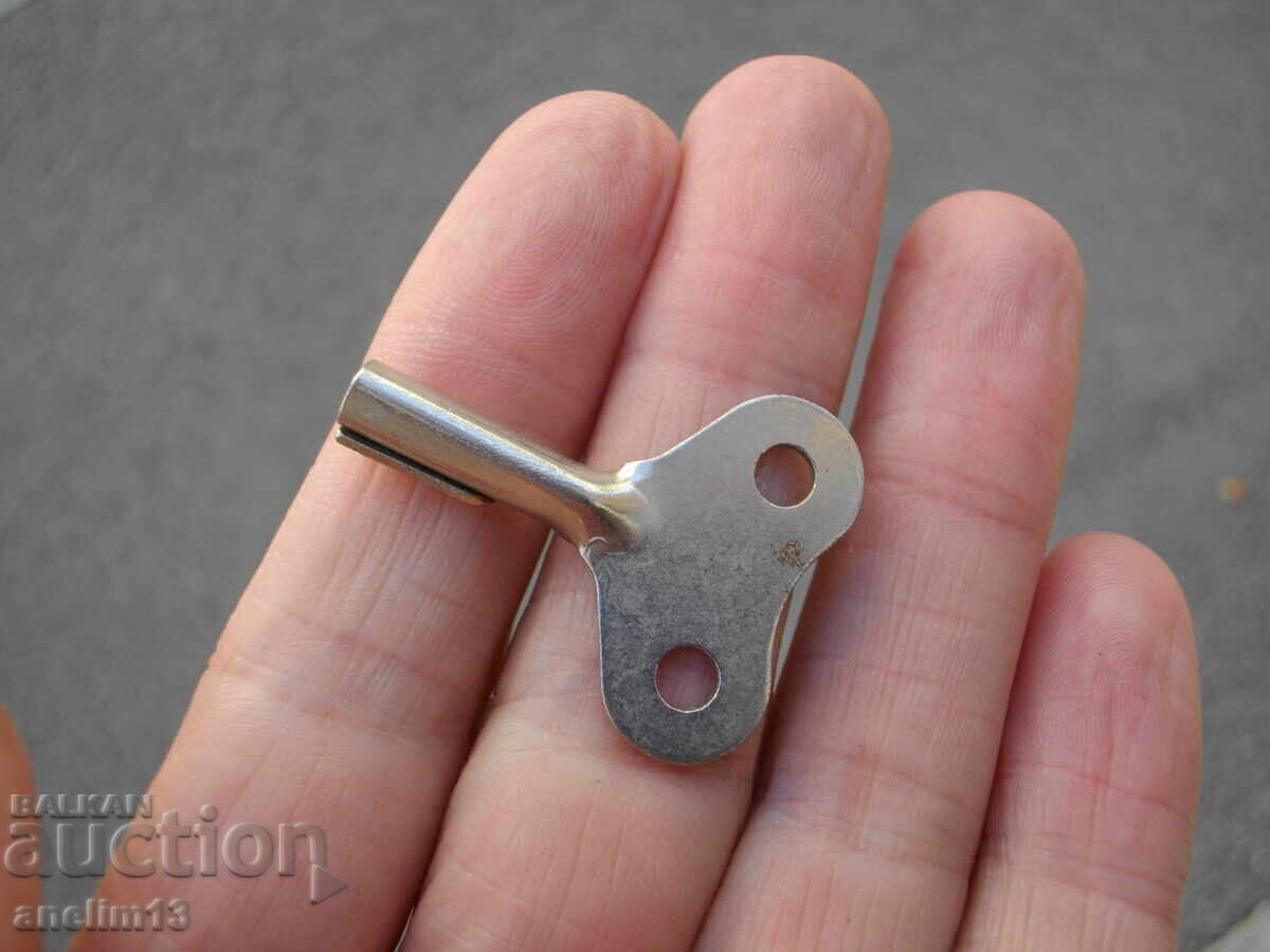 OLD KEY KEY FOR MECHANICAL TOY OR CLOCK with price 25.00 BGN | € 12.78