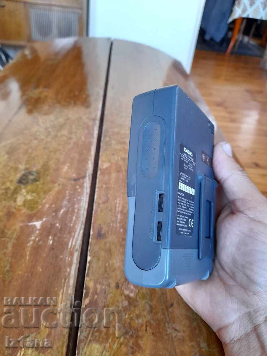 Delivery of Old portable Casio TV-770 television