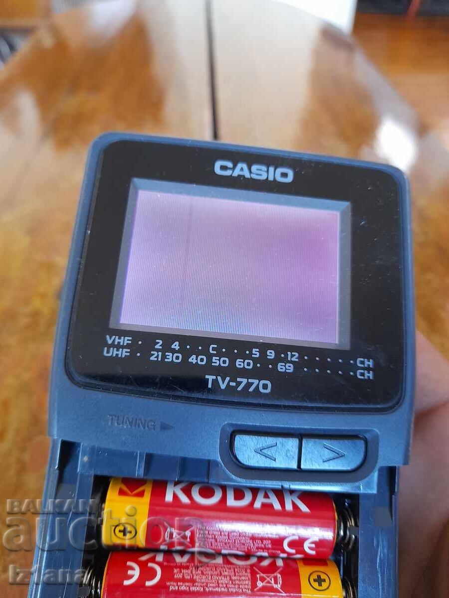 Old portable Casio TV-770 television - 7