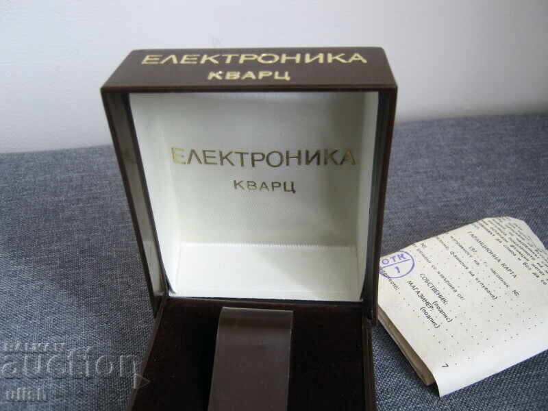 Delivery of 197.. Bullelectronic Quartz M600 Box Description