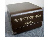 197.. Bullelectronic Quartz M600 Box Description