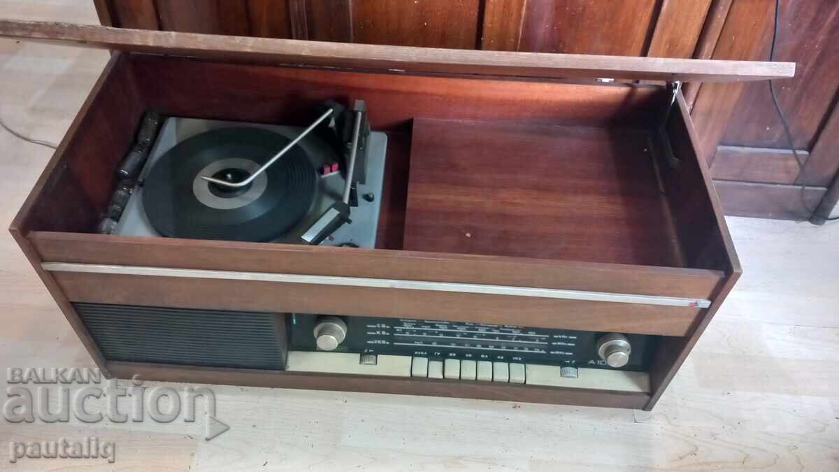 Radiogramophone Accord 102-71 A Radiogramophone Accord 102-71 A