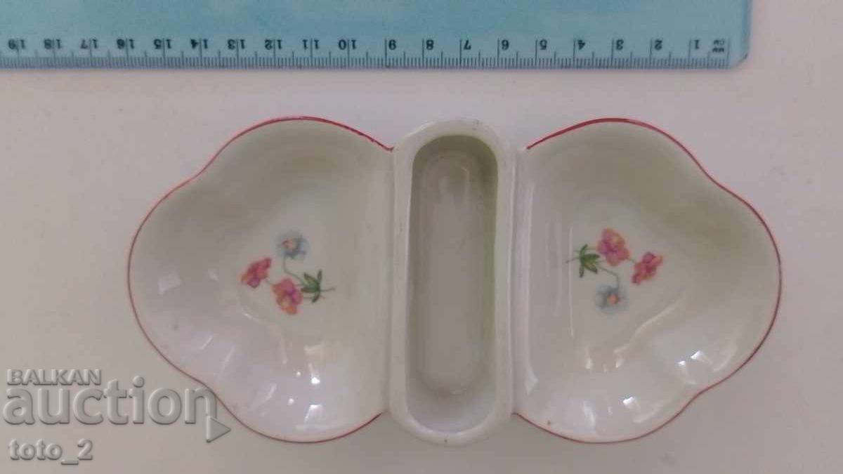 FRUMUȘICĂ SOLNIȚĂ DIN PORȚELAN FRUMUȘICĂ SOLNIȚĂ DIN PORȚELAN