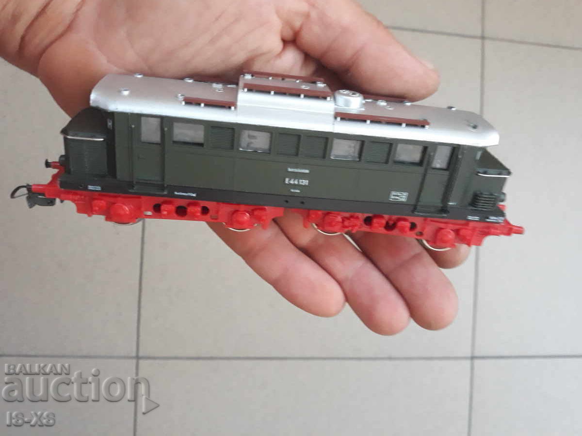 Влакче PIKO с цена 120.00 лв. | € 61.36 Влакче PIKO с цена 120.00 лв. | € 61.36