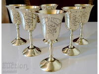 Разкошни бронзови чаши за ракия,релеф.