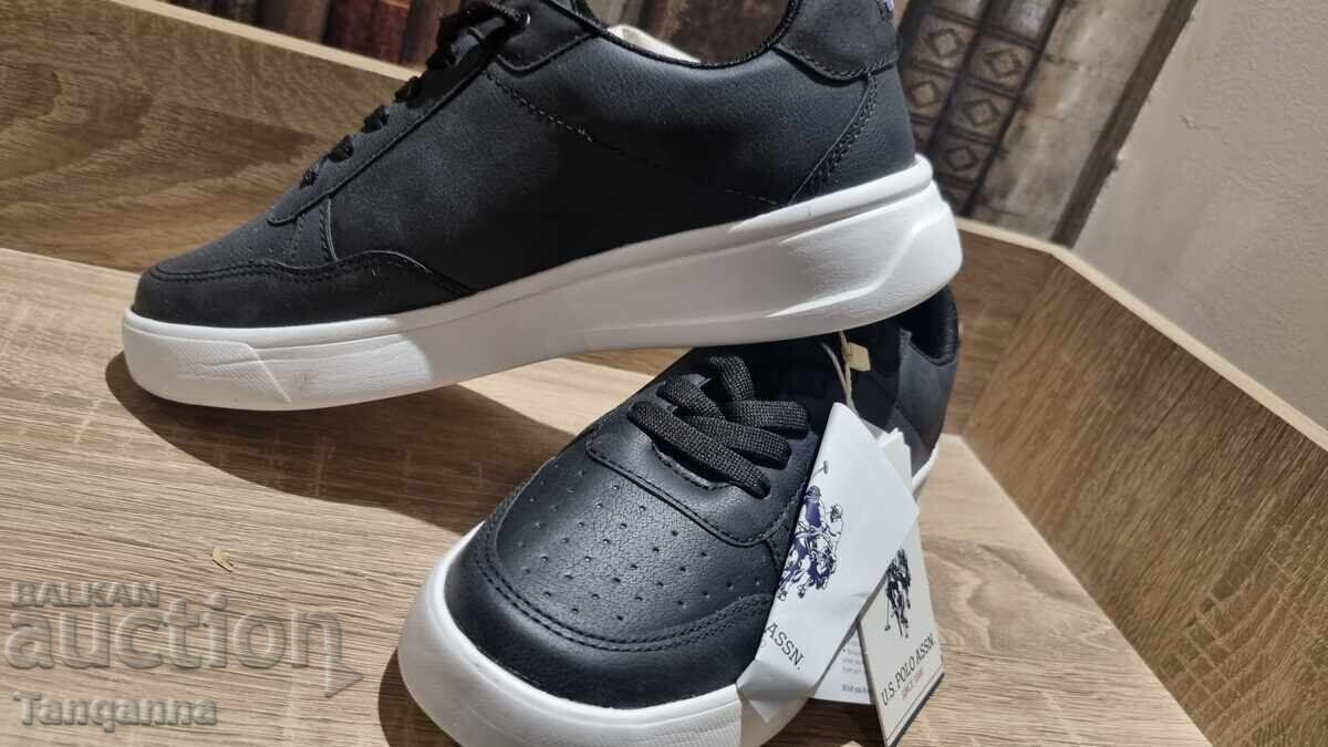 Running shoes polo with price 35.00 BGN | € 17.90 Running shoes polo with price 35.00 BGN | € 17.90