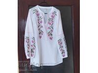 Cămașă cu mâneci brodate