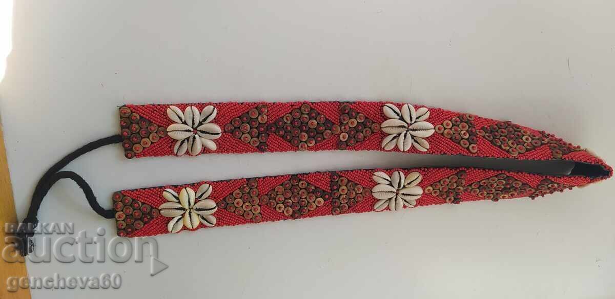 Centură vintage cu mărgele roșii coral cu preț € 35.00 | 68.45 BGN Centură vintage cu mărgele roșii coral cu preț € 35.00 | 68.45 BGN