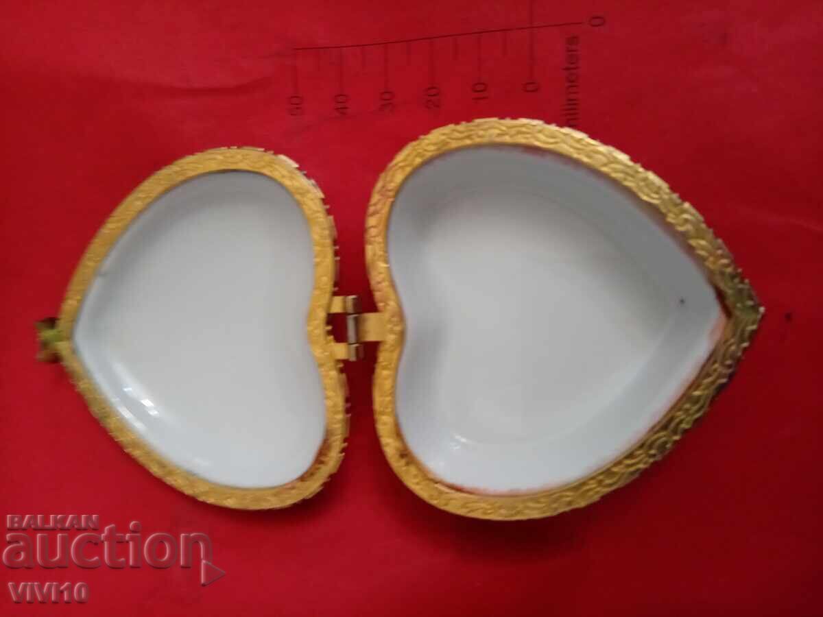 Auction Antique jewelry box, bronze, gilding Auction Antique jewelry box, bronze, gilding