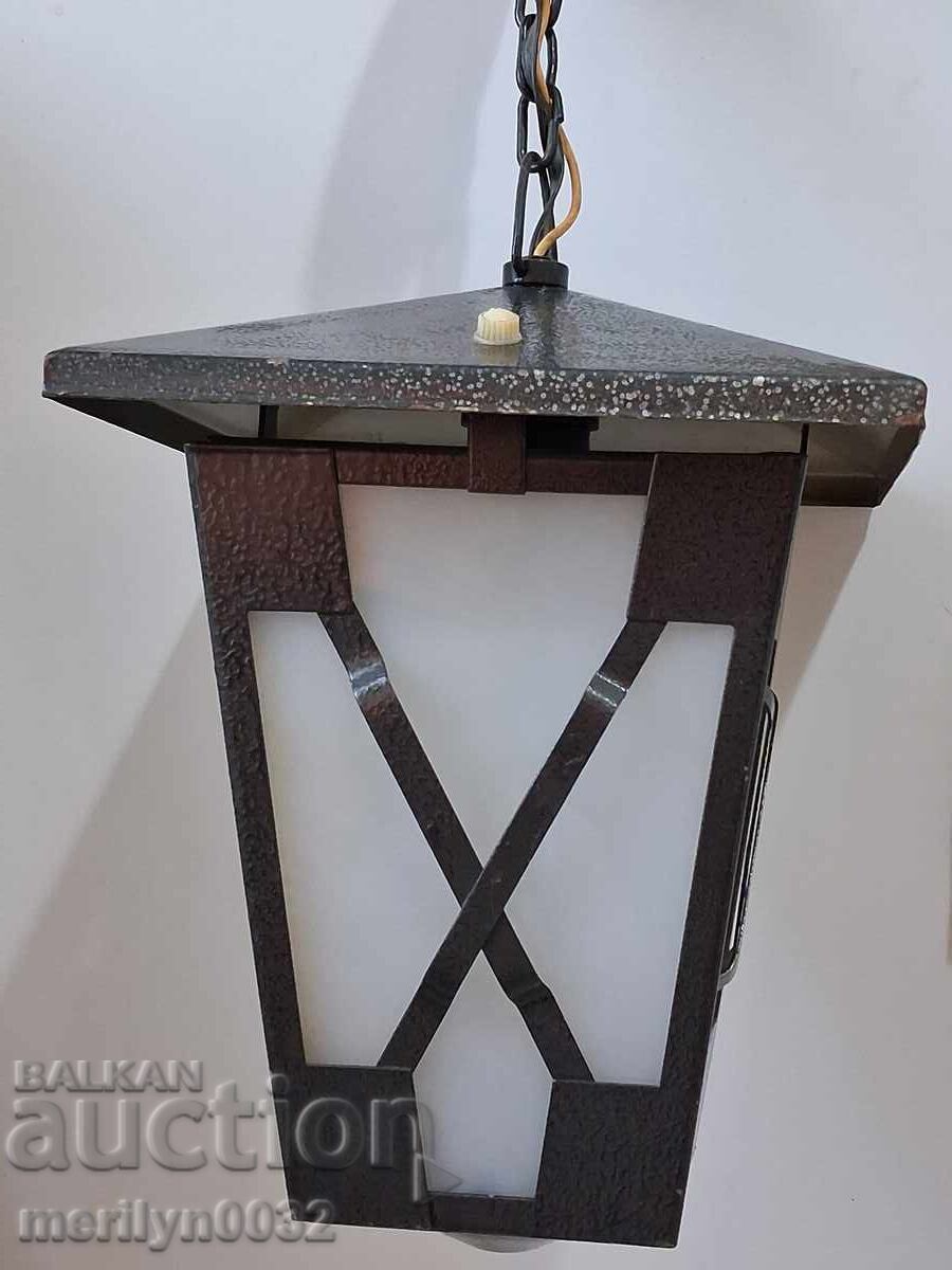 Veche lampă electrică lampă abajur candelabru NRB anii 80 cu preț 89.50 BGN | € 45.76 Veche lampă electrică lampă abajur candelabru NRB anii 80 cu preț 89.50 BGN | € 45.76