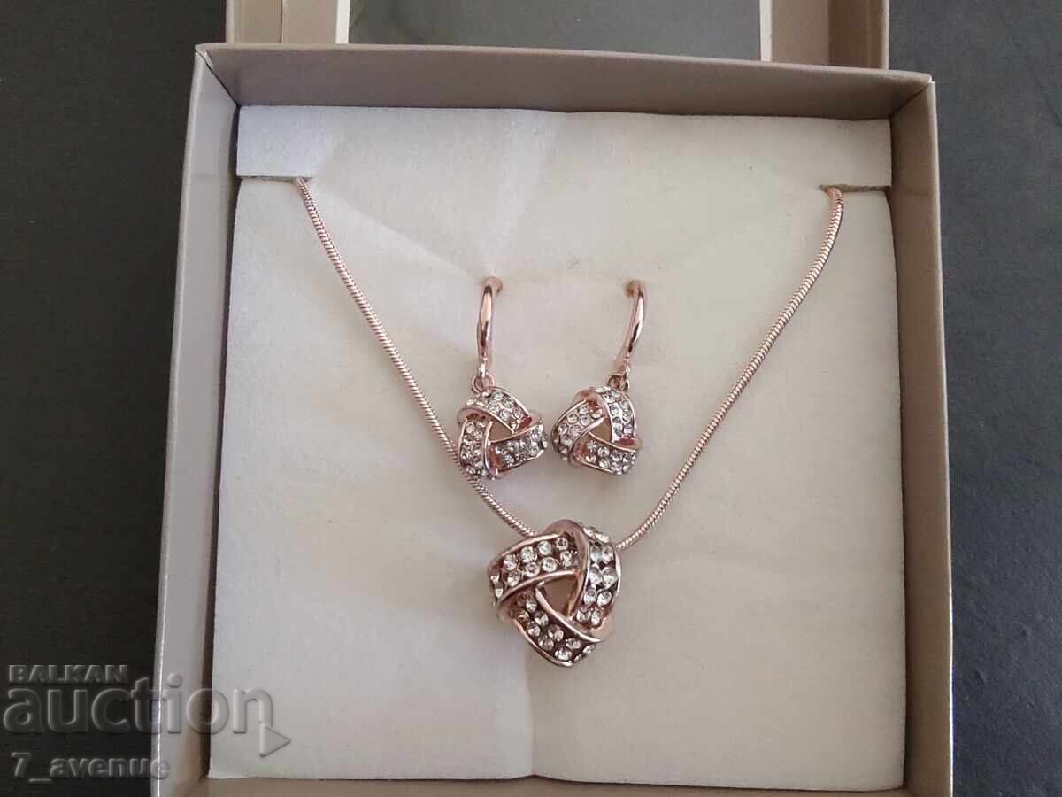 Σκουλαρίκια, κολιέ κόσμημα, σετ ροζ χρυσό 22.08.25 με τιμή 49.00 BGN | € 25.05