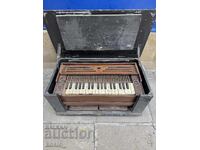 Instrument muzical portabil Harmonium