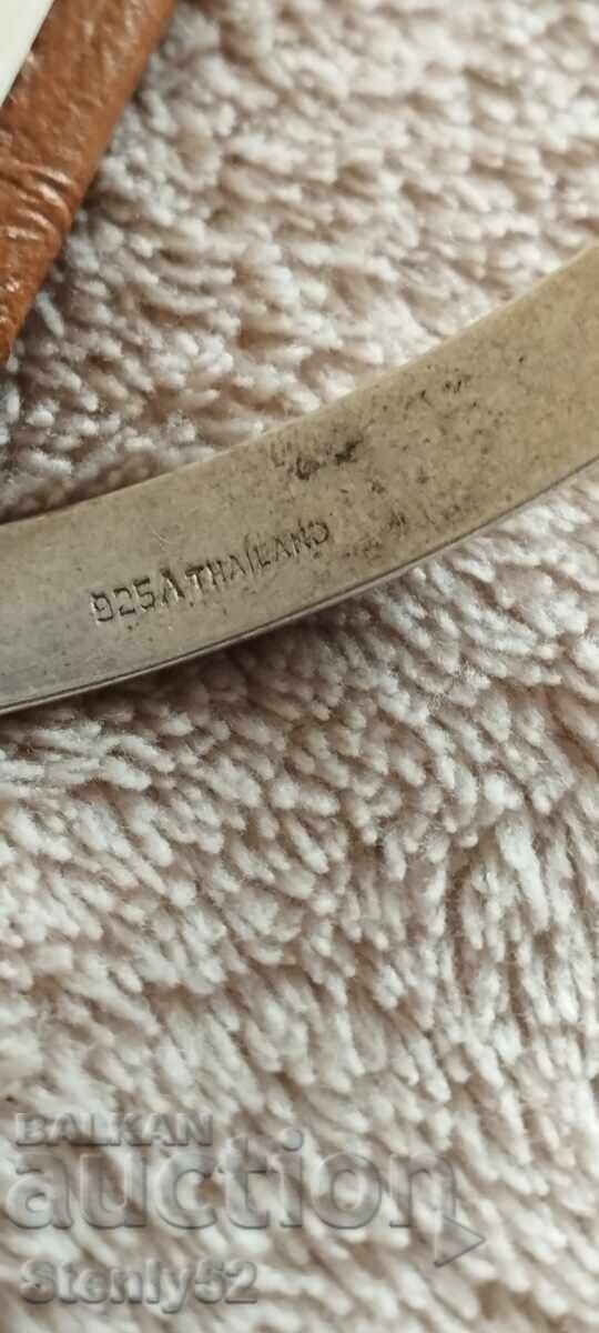 Delivery of Silver bracelet with 925 hallmark