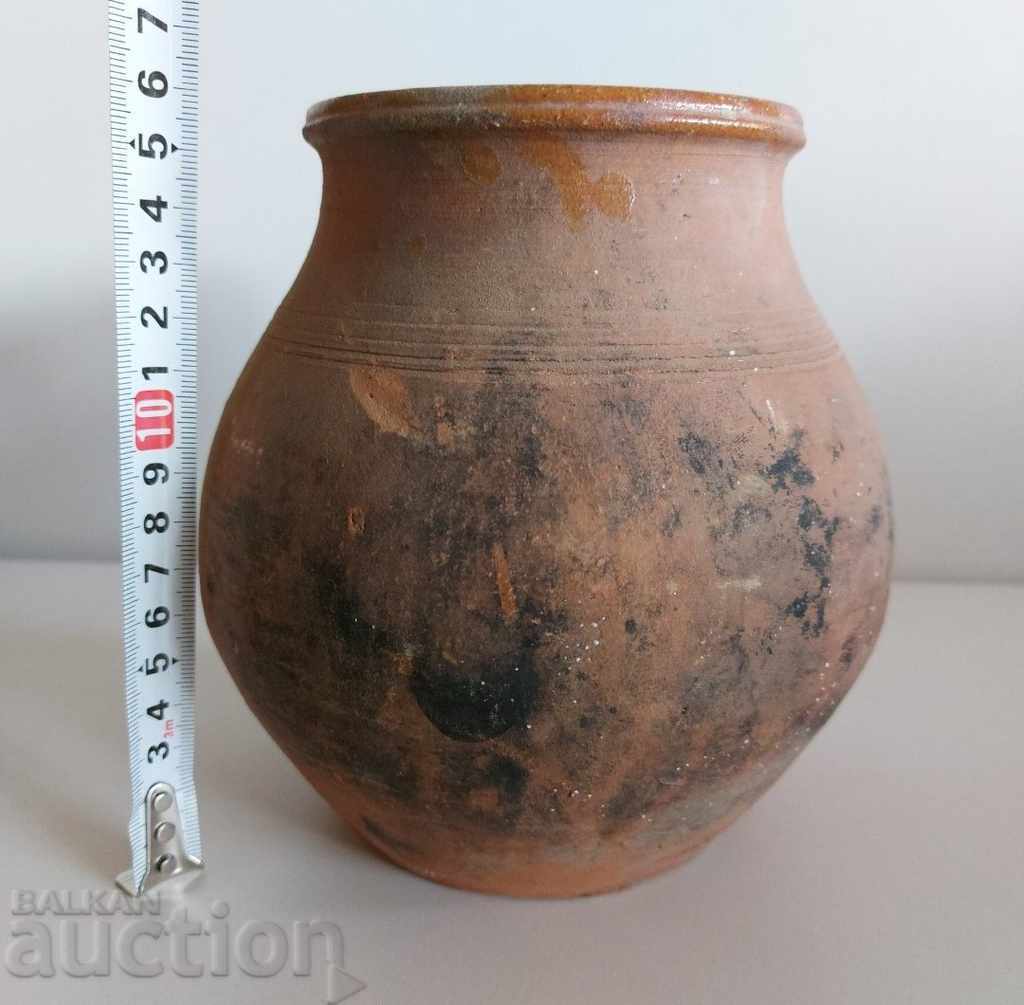 Oală ceramică autentică veche, vas cu toartă, recipient rezistent, arsă cu preț 35.00 BGN | € 17.90 Oală ceramică autentică veche, vas cu toartă, recipient rezistent, arsă cu preț 35.00 BGN | € 17.90