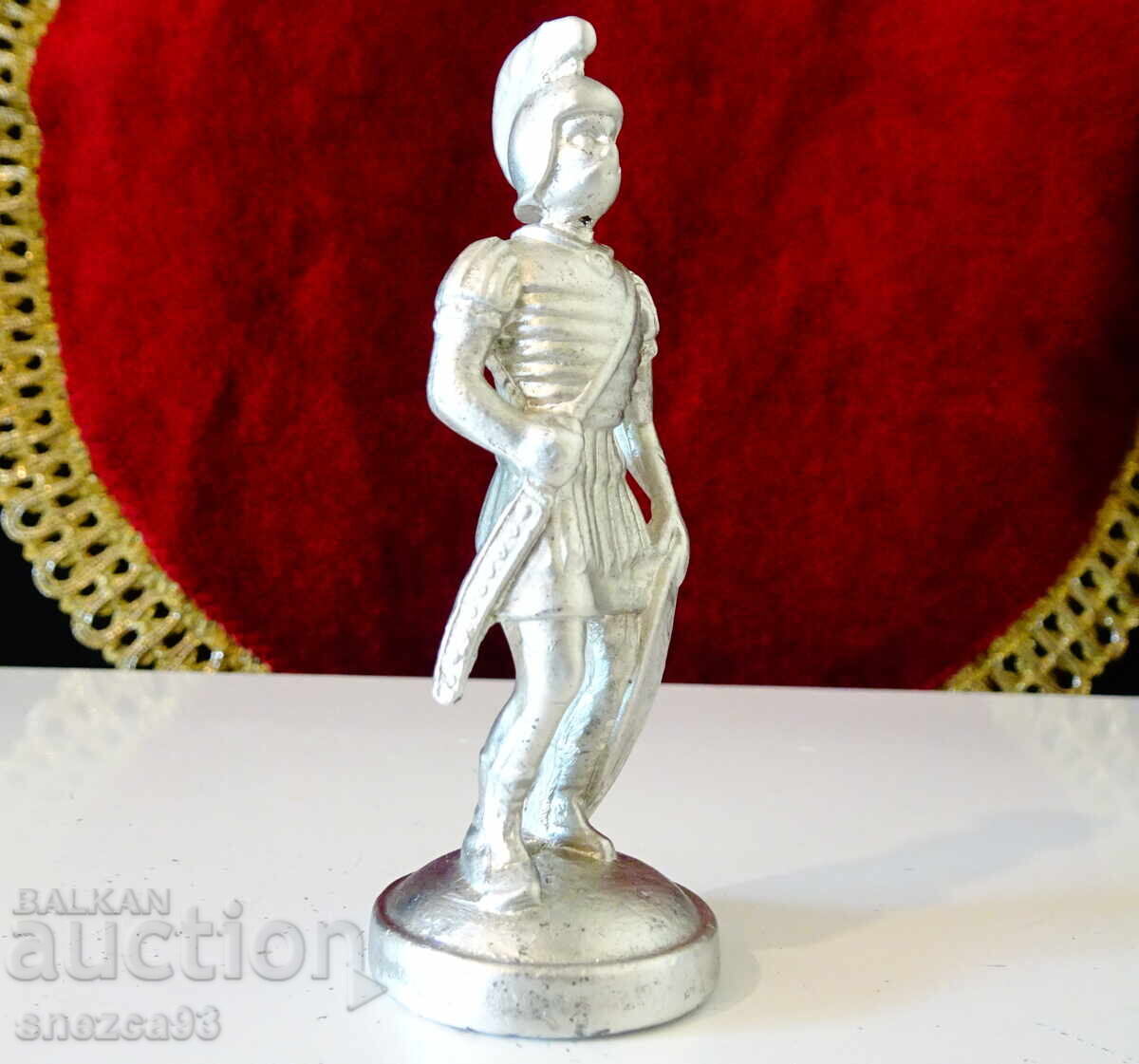 Auction  Old statuette, figure Roman soldier, legionary with helmet, cuirass