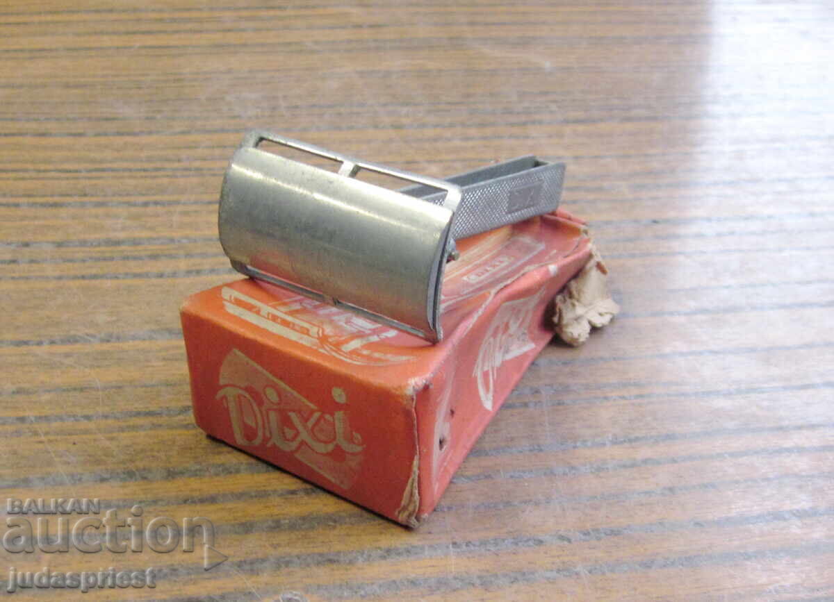 ΒΣΒ Γερμανική στρατιωτική ξυριστική μηχανή πεδίου στρατιώτη με τιμή 60.00 BGN | € 30.68 ΒΣΒ Γερμανική στρατιωτική ξυριστική μηχανή πεδίου στρατιώτη με τιμή 60.00 BGN | € 30.68