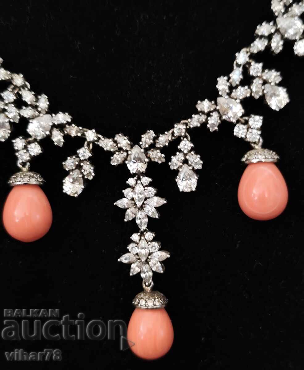 СРЕБЪРНО КОЛИЕ с цена 849.99 лв. | € 434.59