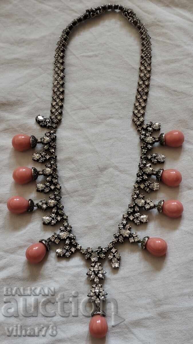 Доставка на СРЕБЪРНО КОЛИЕ