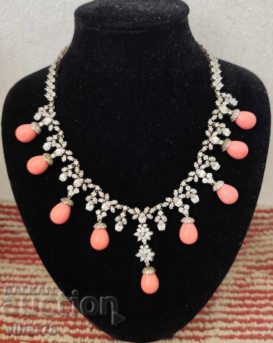 СРЕБЪРНО КОЛИЕ