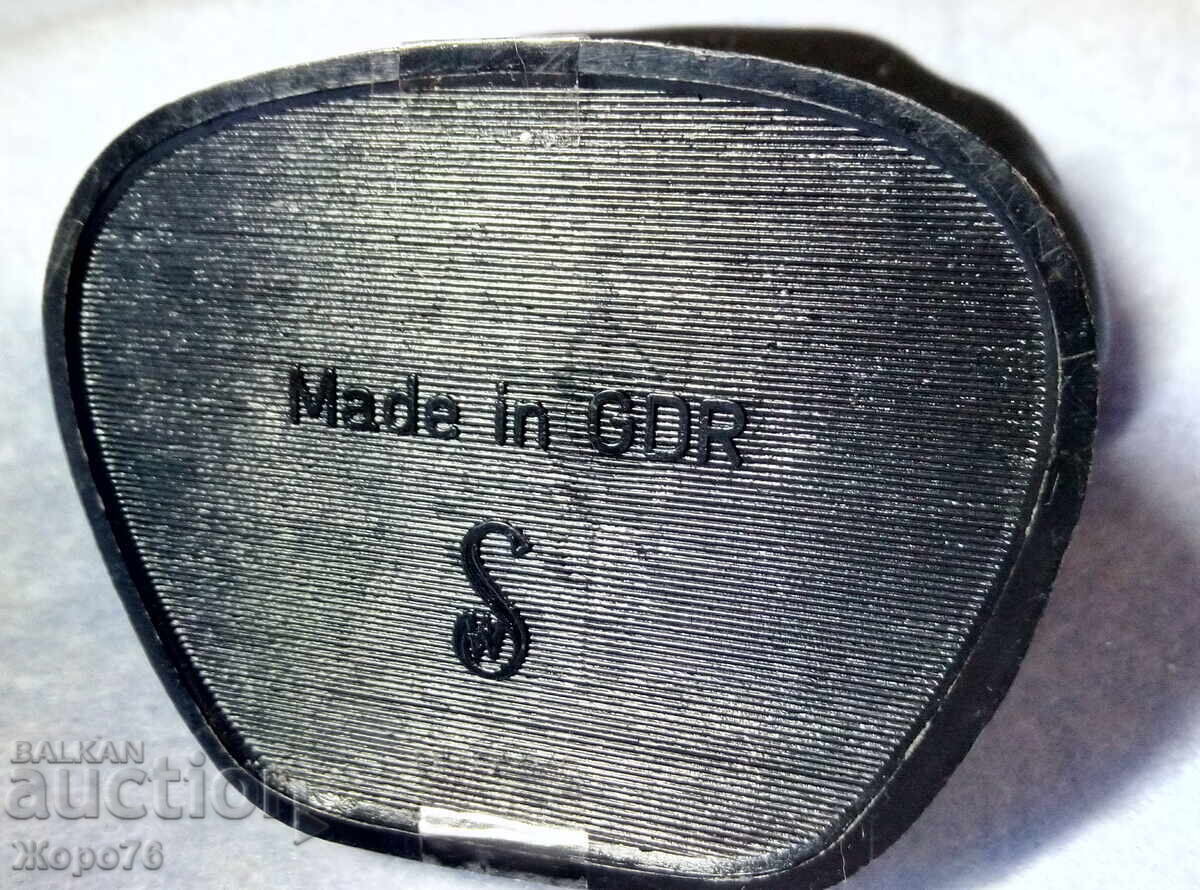 Licitație Butoni AURITI de colecție MADE in GDR cu CRISTALE RIVOLI