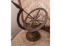 Ceas solar mare din fontă, patină de cupru! 2.6kg