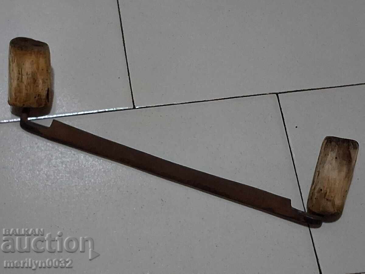 Παλιό χειροποίητο εργαλείο από σφυρήλατο σίδερο με τιμή 35.00 BGN | € 17.90