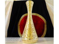 Minunată carafă de bronz, vază cu ornamente în relief