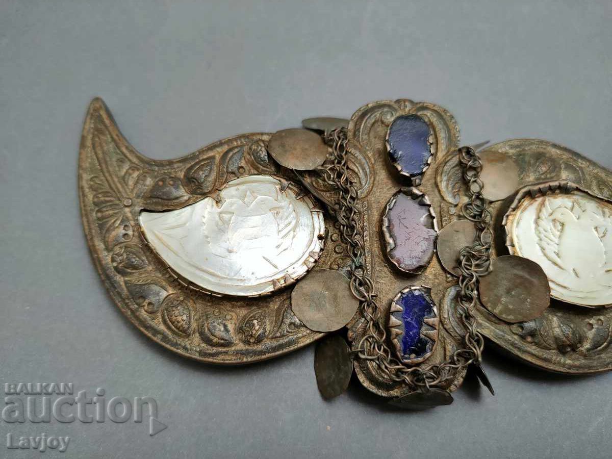 Αναγεννησιακή αγκράφα από ασήμι με μαργαριτάρι με τιμή 750.00 BGN | € 383.47 Αναγεννησιακή αγκράφα από ασήμι με μαργαριτάρι με τιμή 750.00 BGN | € 383.47