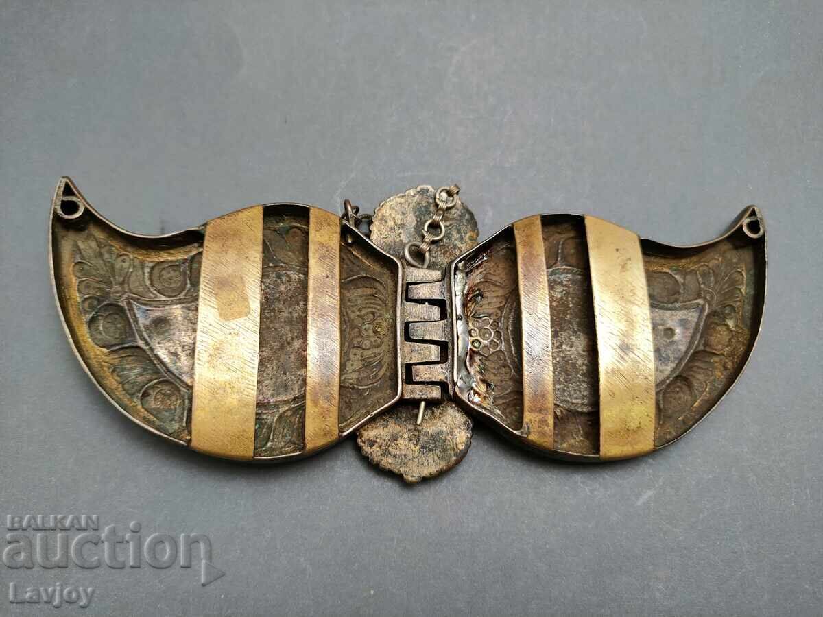Revival-era silver buckle with mother-of-pearl ### - 5