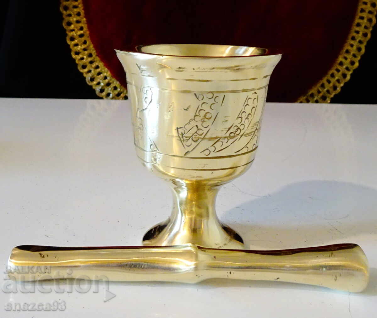 Аукцион Бронзов хаван,хаванче с чукало,релеф.